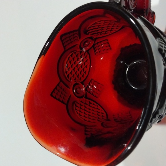 Vintage, Avon Cape cod 1970 Rare Find ruby red glass creamer. - Picture 4 of 6